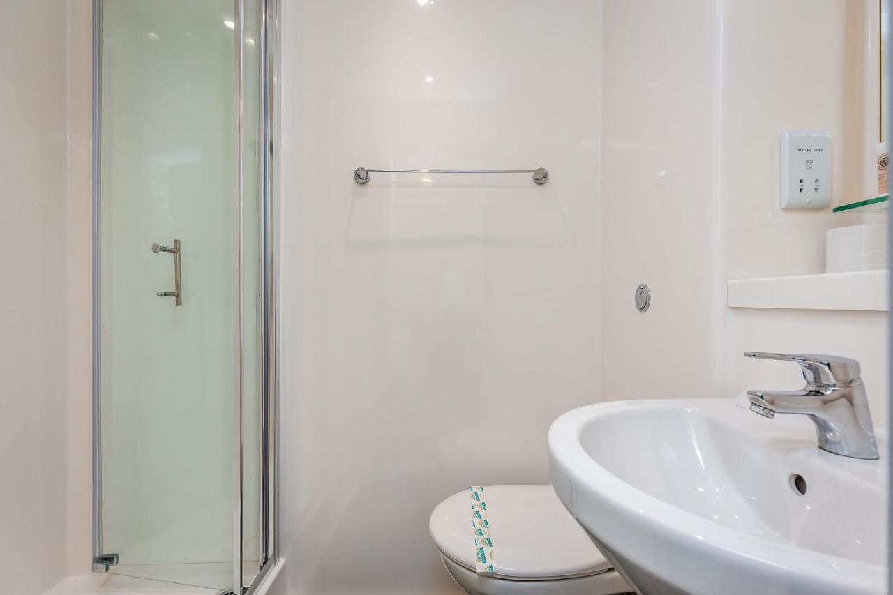 Spacious Ensuite Room With Shared Kitchen Lincoln Exteriör bild